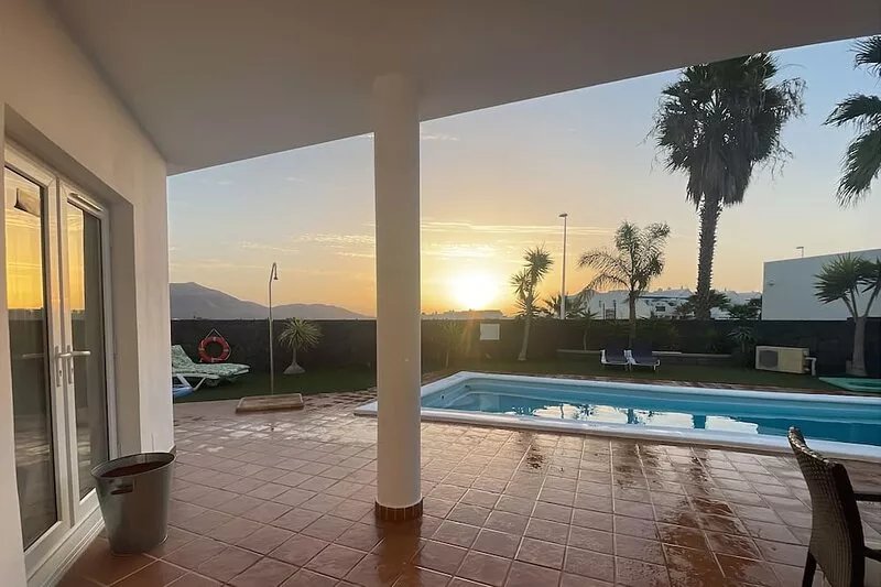 Large Detached Private Villa With Heated Pool And Beautiful Views
