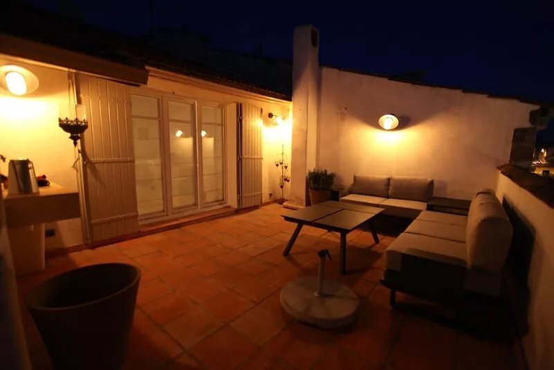 Village duplex with large terrace on the south-facing roofs (*****)