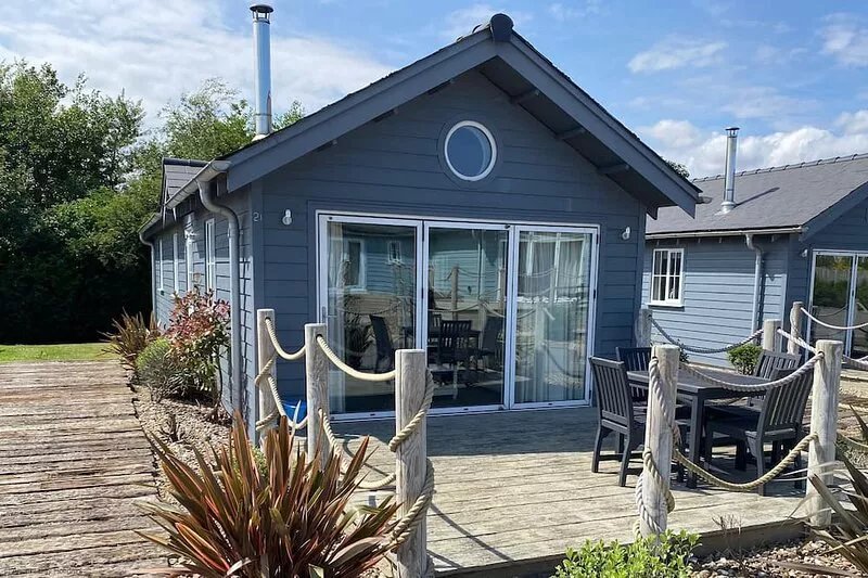 Stunning Beach House - Sleeping 4 in 2 Bedrooms - Pool and Beach Access