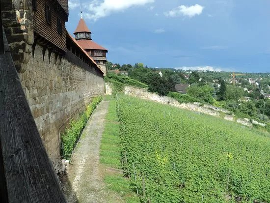 Dicker Turm