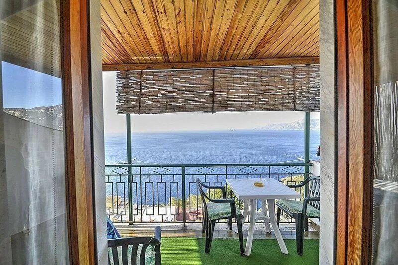 Casa Placida: A characteristic independent house built on the sloping cliff in