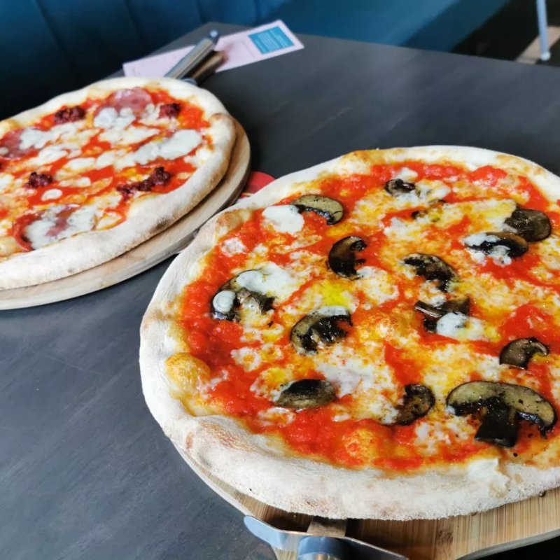The Barclay Pizza & Prosecco