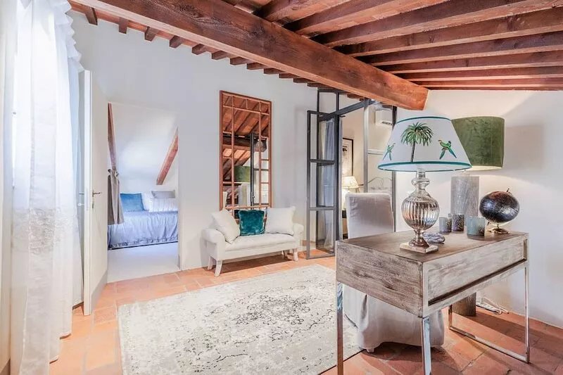 Casa Lucky, Romantic Modern 3 bedrooms Penthouse inside the Walls of Lucca