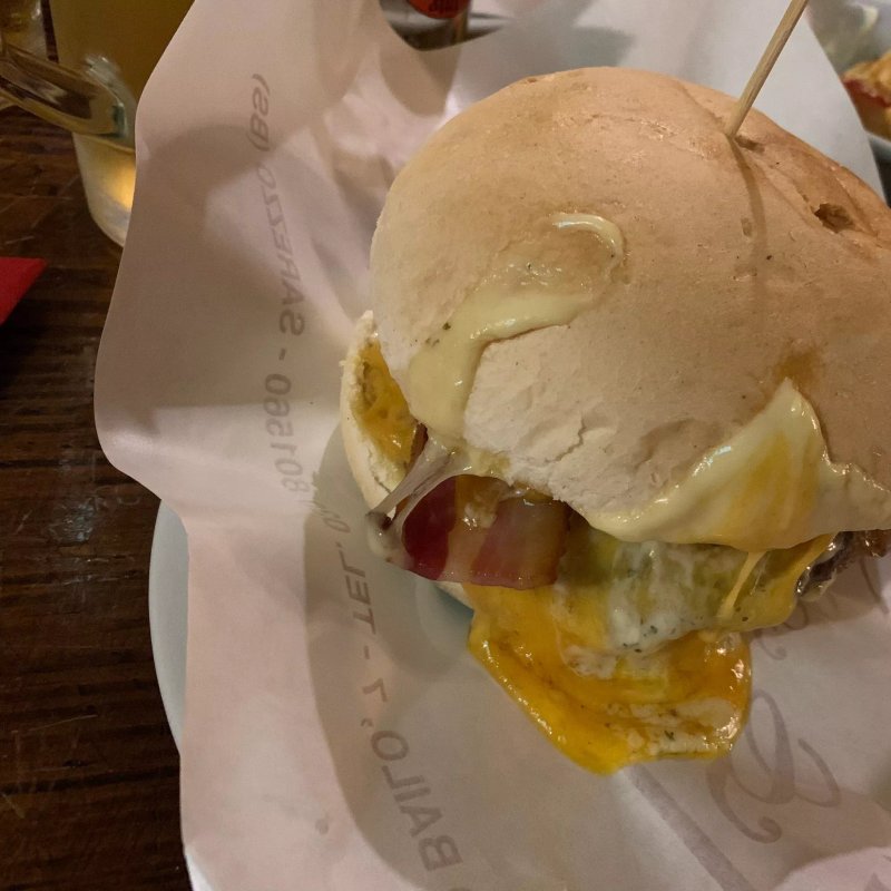 Mariello's Pub