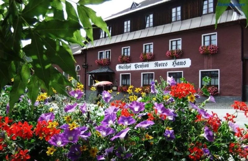 Rotes Haus Landgasthof