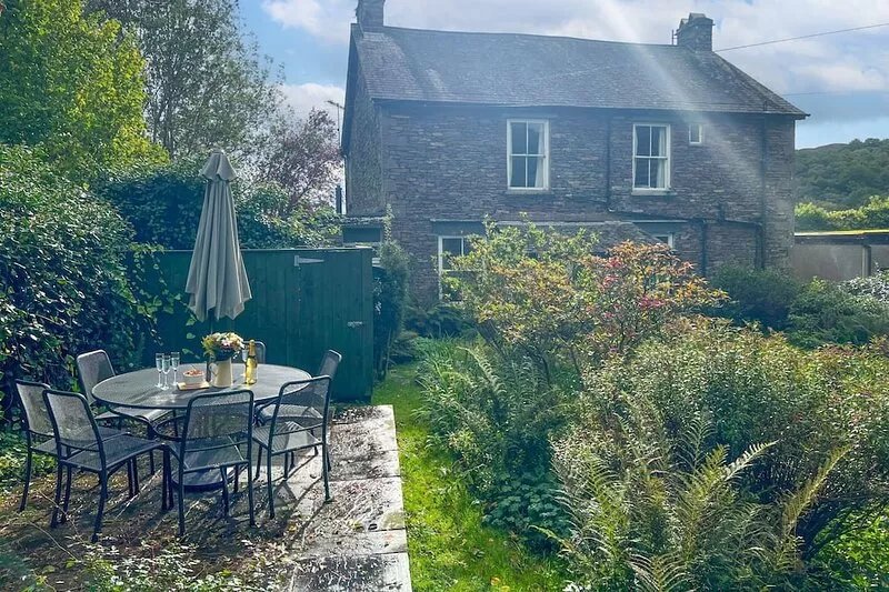 Little Parrock, Grasmere sleeps 10 with mountain views