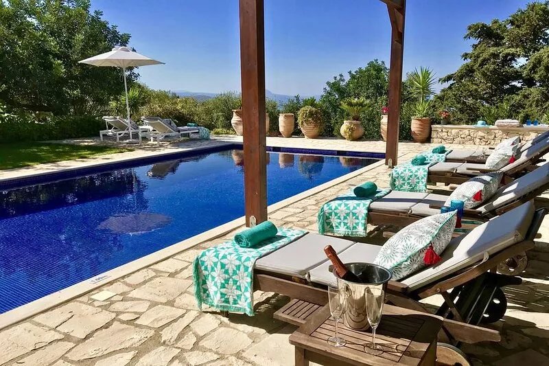 Villa LaMori in a quiet location with a heatable pool and a beautiful garden