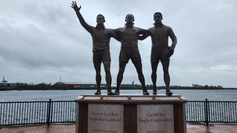 Rugby Players Statue