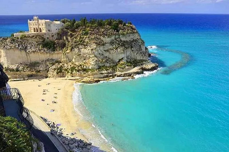 June & July 20% discount min 7 nights - Views Luxurious Pool - Families/Couple