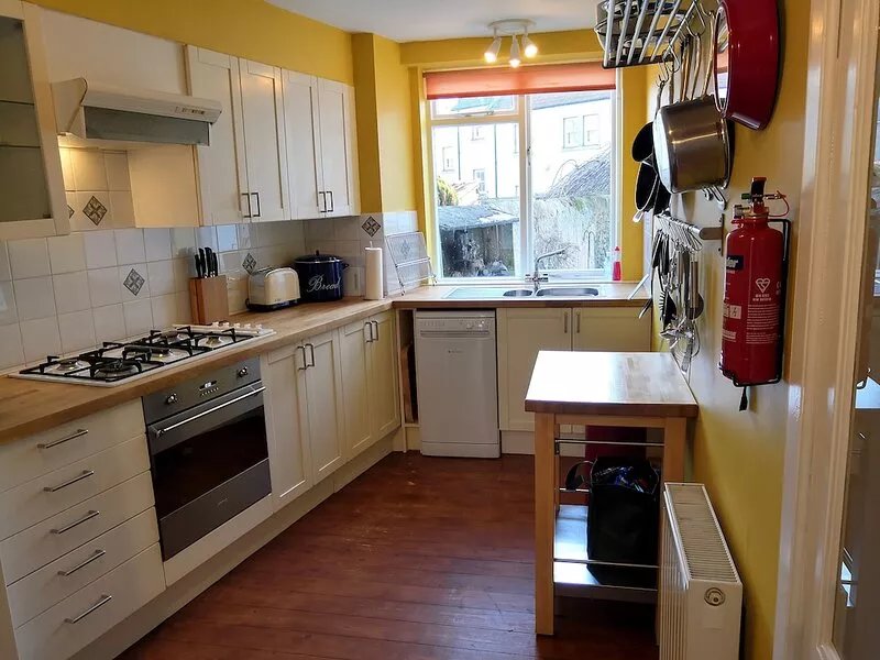 Ardlui, central location just a short walk from the Famous Harbour and Fish Bar
