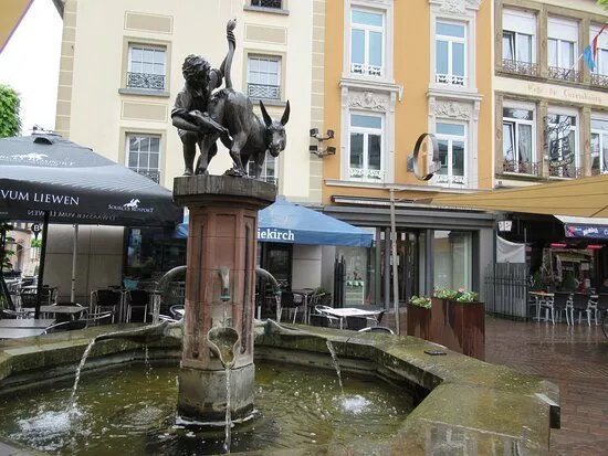 Fontaine Des Anes (donkey Fountain)