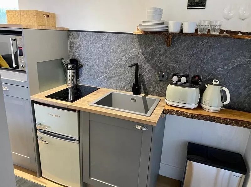 Poppy's Place Luxury Tiny Home With Secluded  Patio, Hot Tub