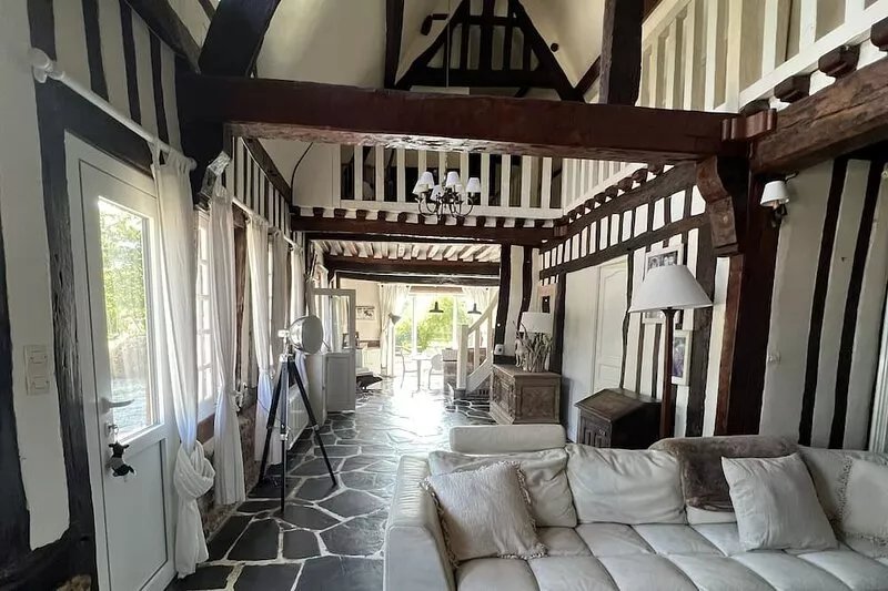 Full of charm, authentic and renovated cottage Honfleur (Normandy)