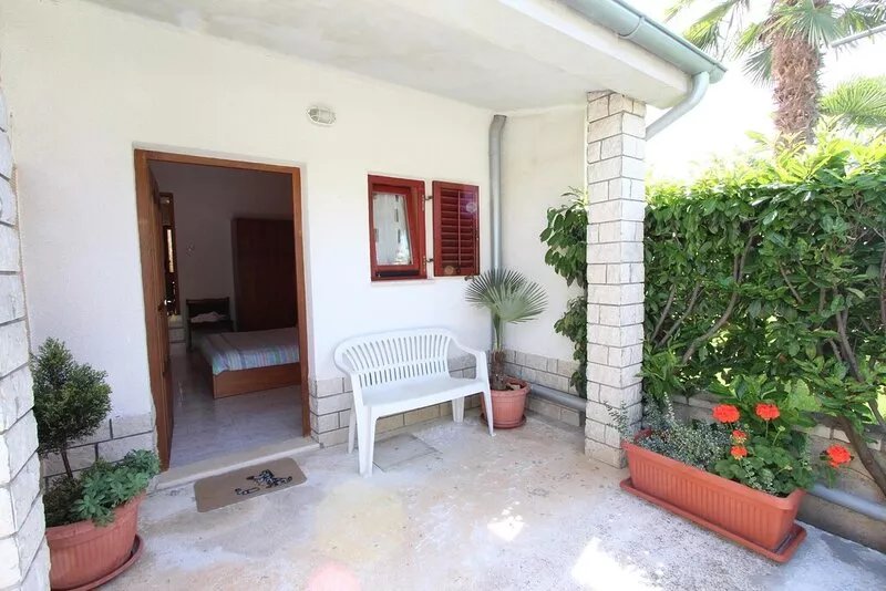 DENISE One-Bedroom Apartment with Terrace
