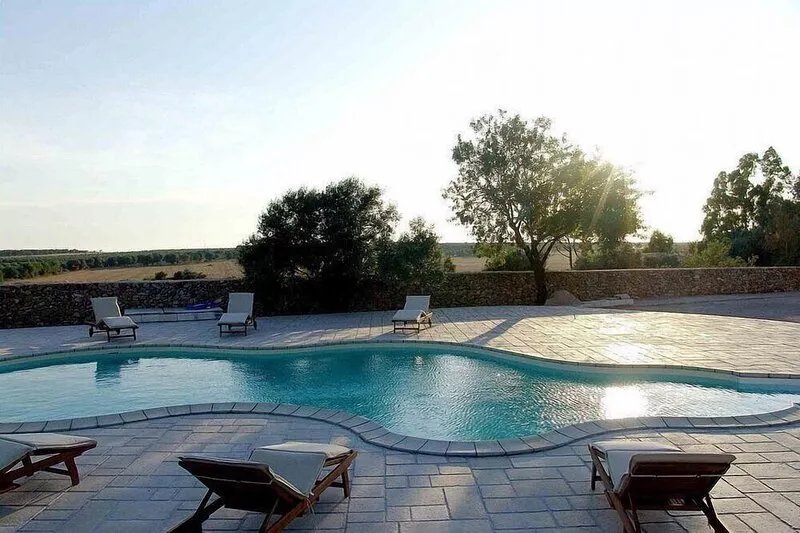 Villa Neva: A splendid and luminous two-story historical villa built on a