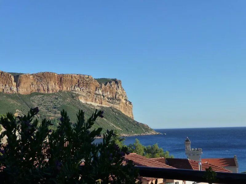 1-room studio, CASSIS, comfortable, close to beaches and Calanques hikes,