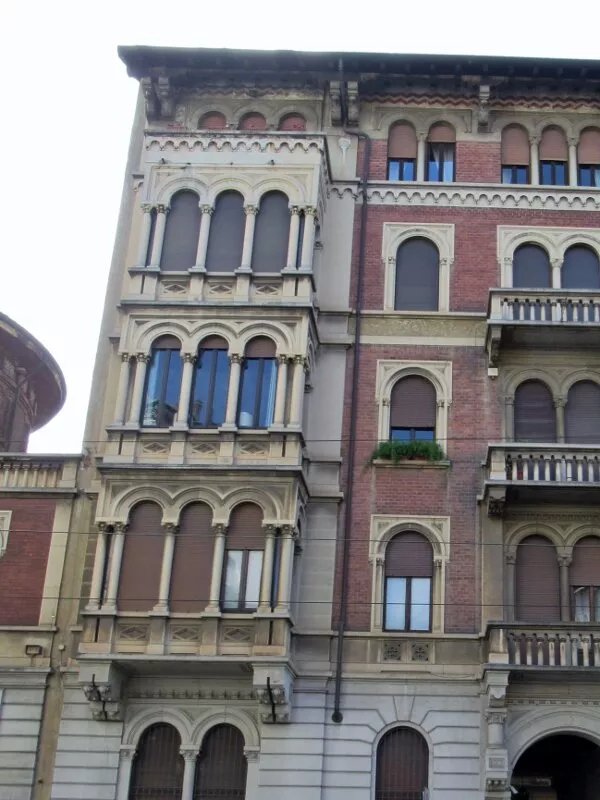 Palazzo Via Ariosto 12