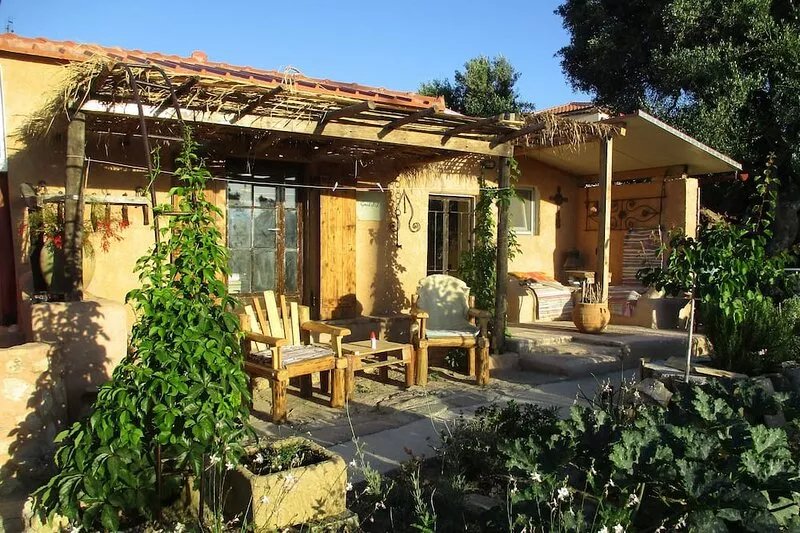 The Goatshed, a Romantic Cottage .Sleeps 4.( 2 Ideal )Walk to  long sandy beach.