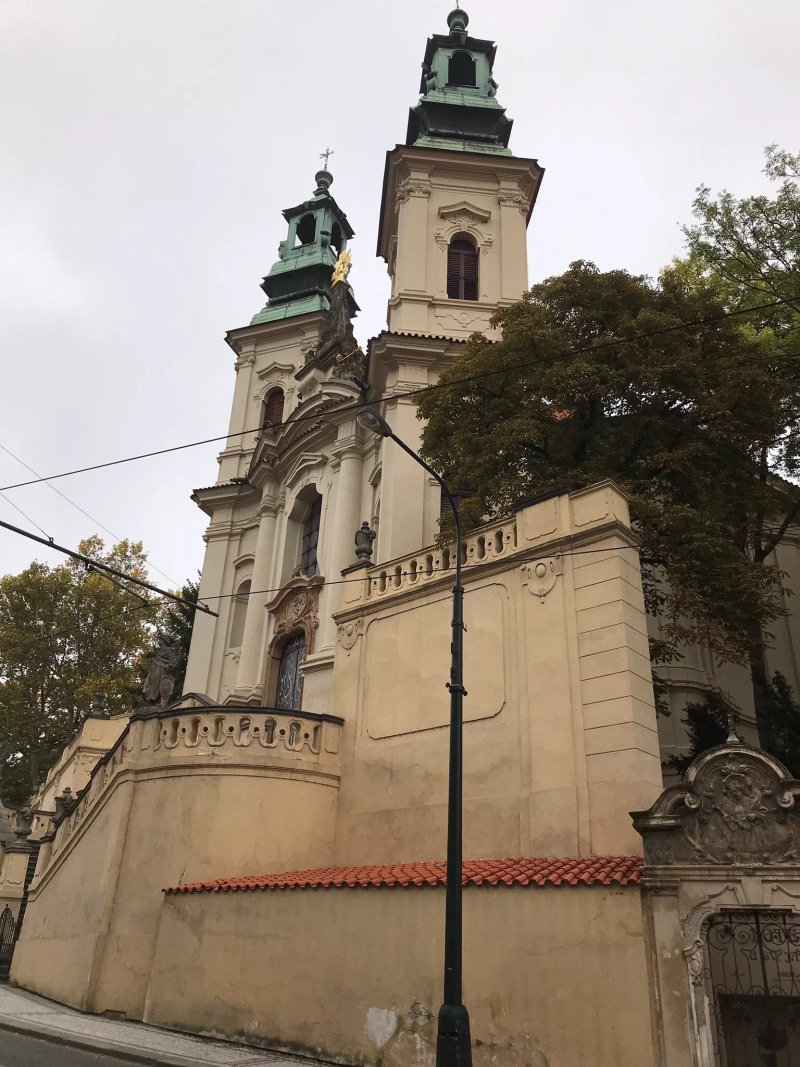 Kostel svateho Jana Nepomuckeho na Skalce