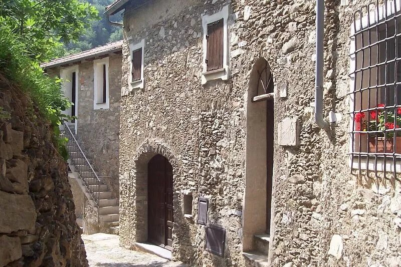 stone cottage, Medieval Village. 15 km Sea. Terrace