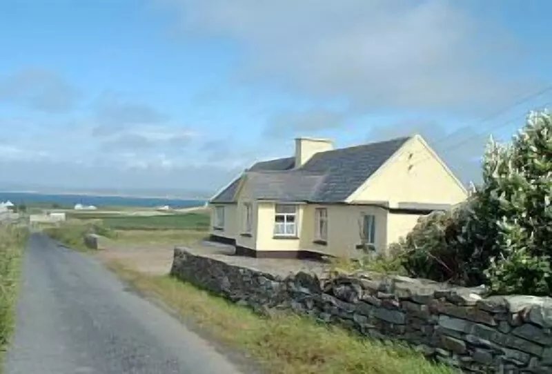 Cosy cottage with ocean view