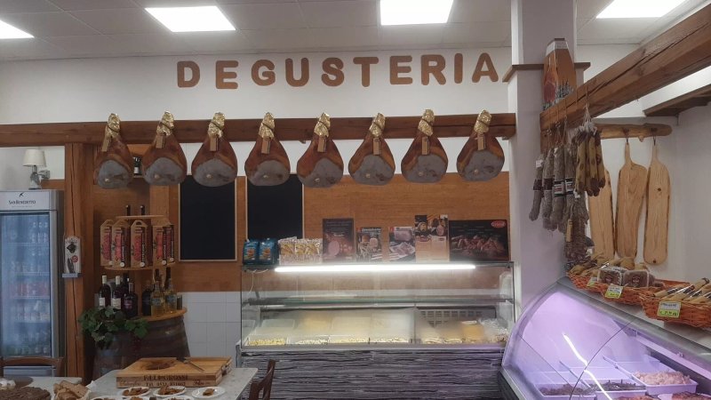 Zenzero & Cannella Alimentari Salumeria Degusteria