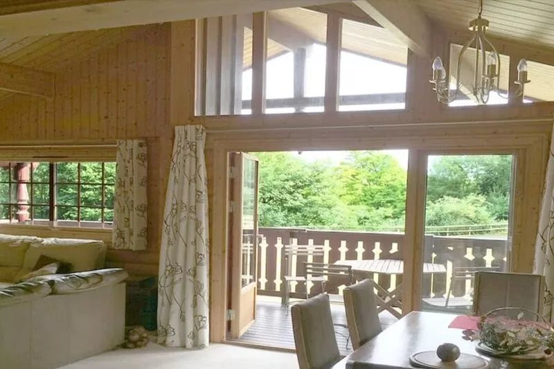 Gorgeous Log Cabin in the beautiful countryside - 1 hour from London