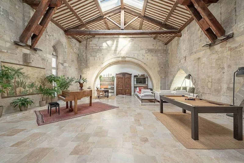 Loft in a 13th-century church in the heart of Avignon