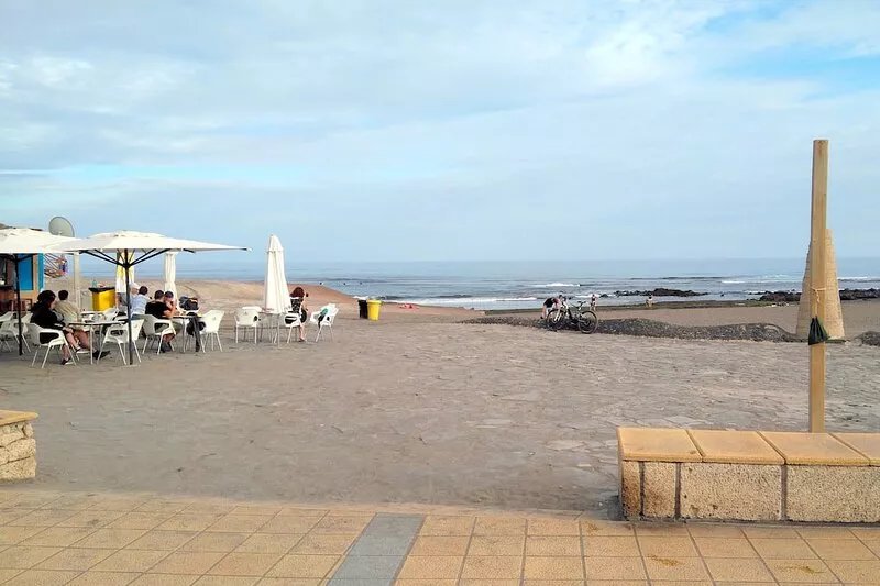 LA JAQUITA Beautiful and spacious beachfront, free WIFI
