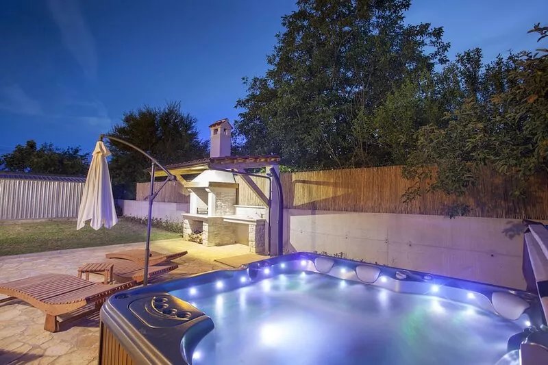 New House Freeda **** with whirlpool, WiFi, 4 bikes in price, Grill, Kids