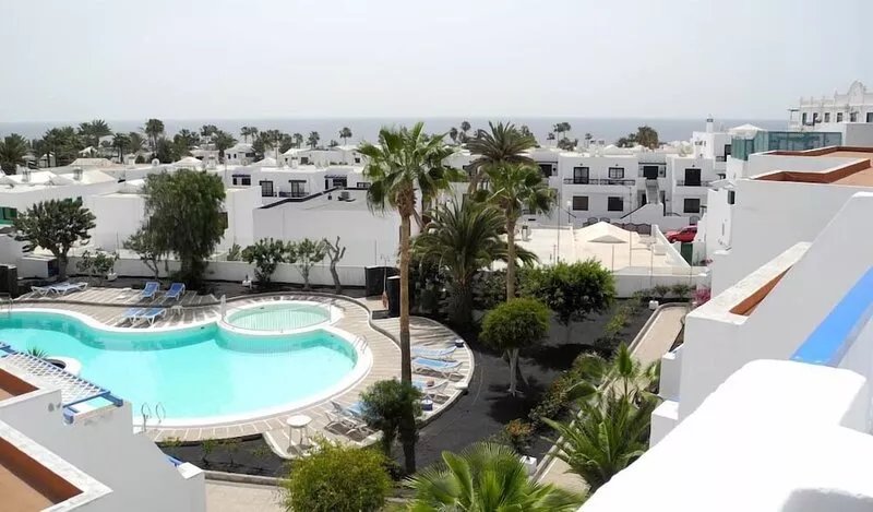 Sunny and comfy appartment in a residencial development near the sea