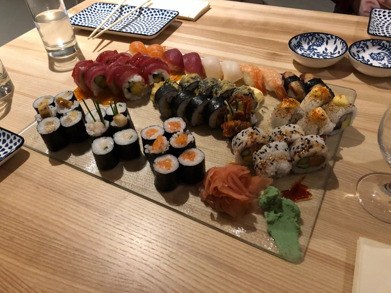 OYSHI sushi & sake bar