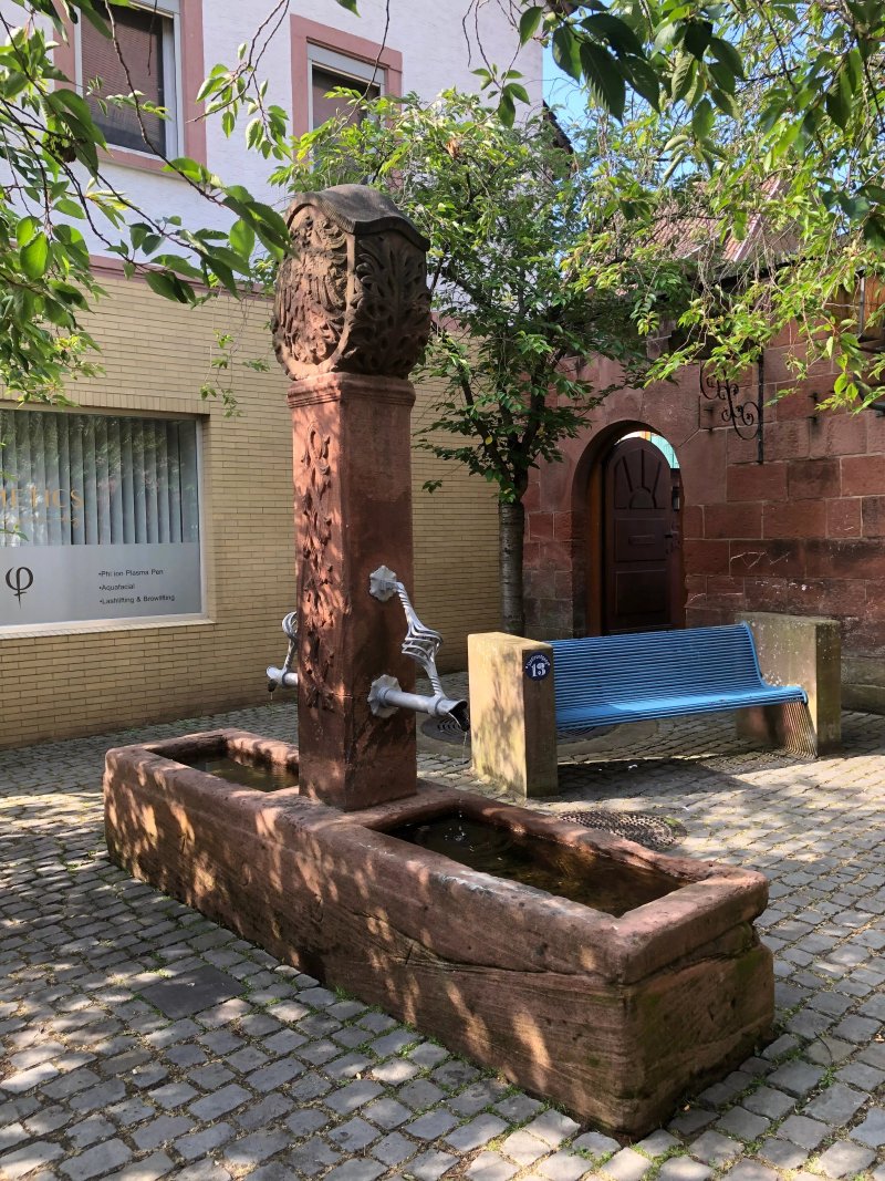 Brunnen am Rathaus