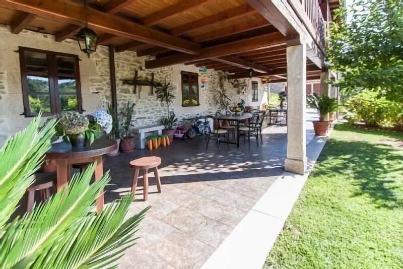 Rural Houses for 24 people with Pools and Spacious Garden