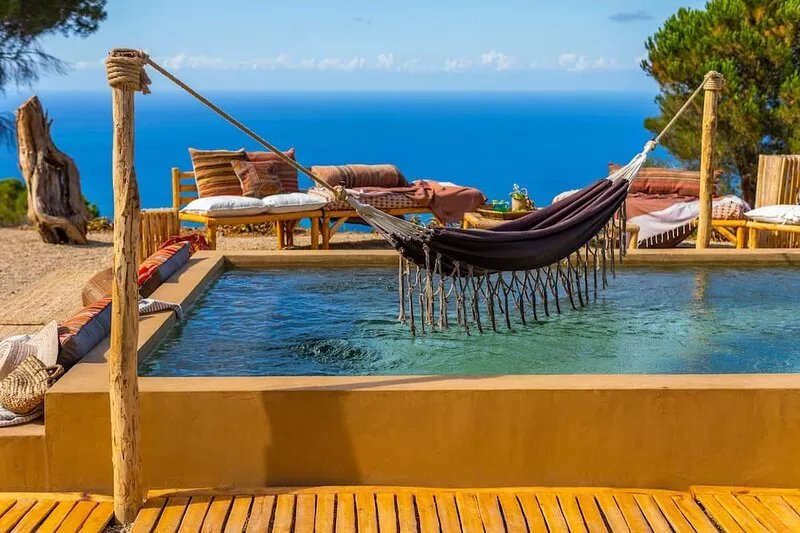 VILLA VACATION RENTAL BY THE SEA WITH PRIVATE POOL CEFALù SICILY ITALY