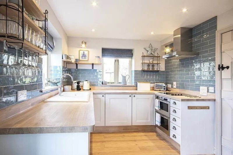 Mill Village 68, Somer House (P)