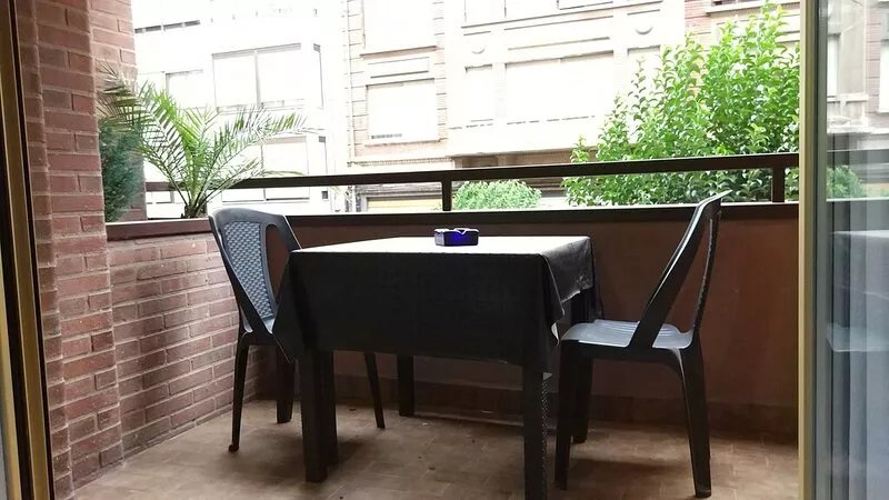 FULL CENTER REFURBISHED 6 SEATS WIFI. 3 MINUTES FROM LAUREL STREET WALKING
