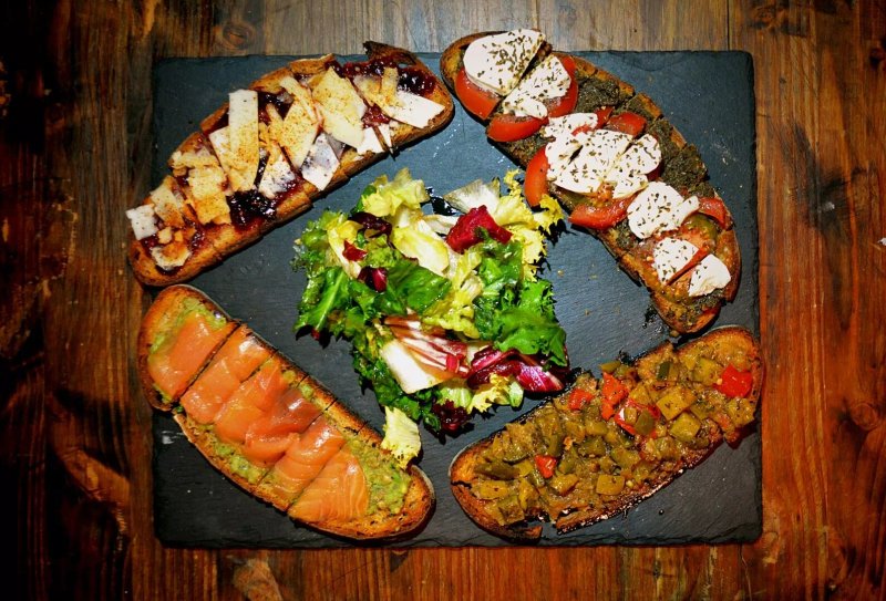 Murphy Oberkampf - Beers and Tartines