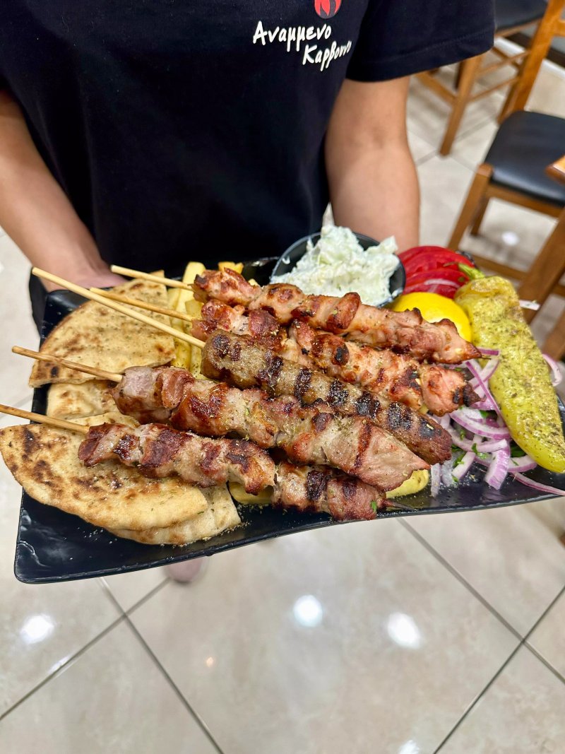 Anammeno Karvouno Paradosiako Psitopoleio