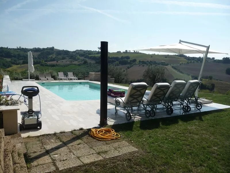 Villa Casale Leporello, sleeps 7, with pool in stunning location