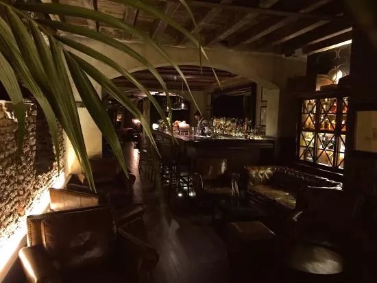 DIVE Cocktail House
