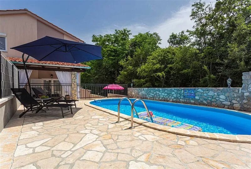 Holiday Apartment Sanela With Private Swimming pool, Garden & BBQ