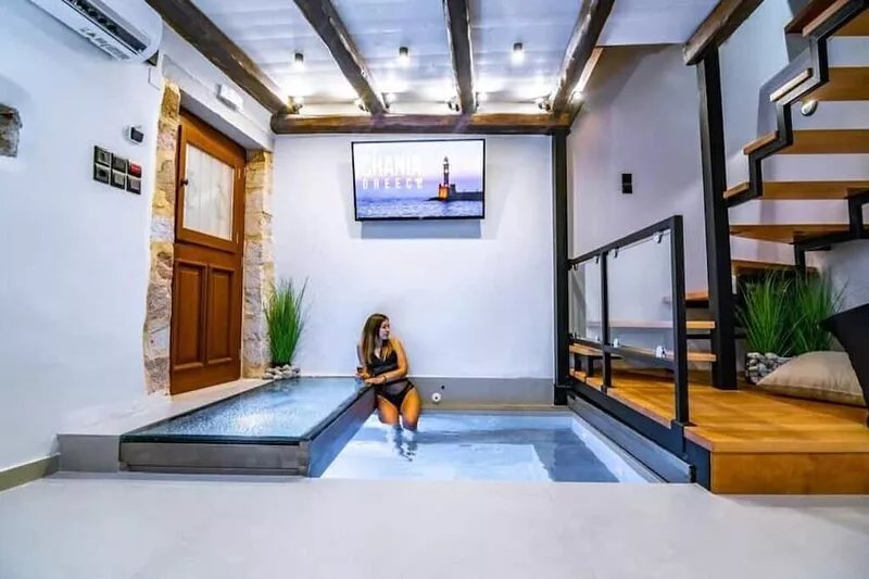 CasaBene-Modern decorated house with indoor pool at Chania Old town