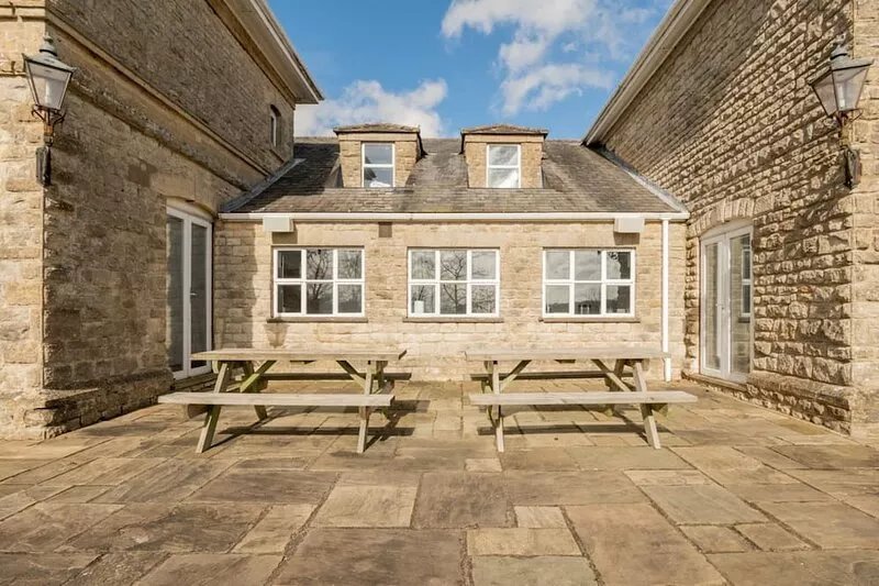 Walltree House -  a country house that sleeps 10 guests  in 4 bedrooms