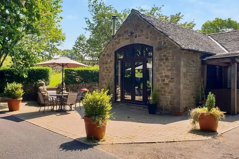 2 bedroom accommodation in Lumsdale, Tansley Wood, near Matlock
