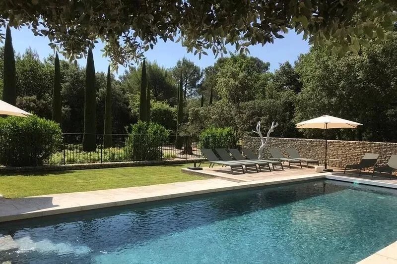 MAS PROVENÇAL DE PRESTIGE WITH SWIMMING POOL, NEAR GORDES AND ROUSSILLON