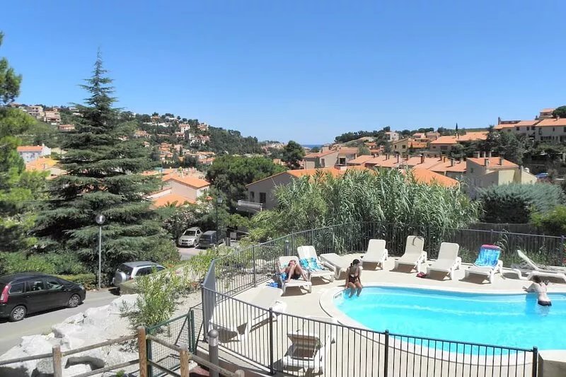 Beautiful air-conditioned villa with pool & WIFI, easy walk to beach and town.