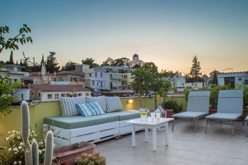 Comfy 2Bedroom apartment at the foothills of Acropolis