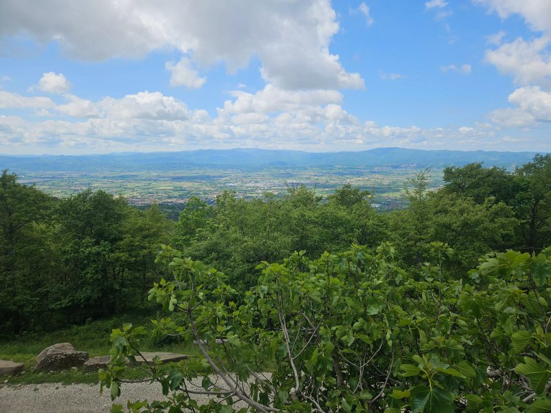 Villa Santarsa, 31 people, magnificent views and private pool, no neighbors