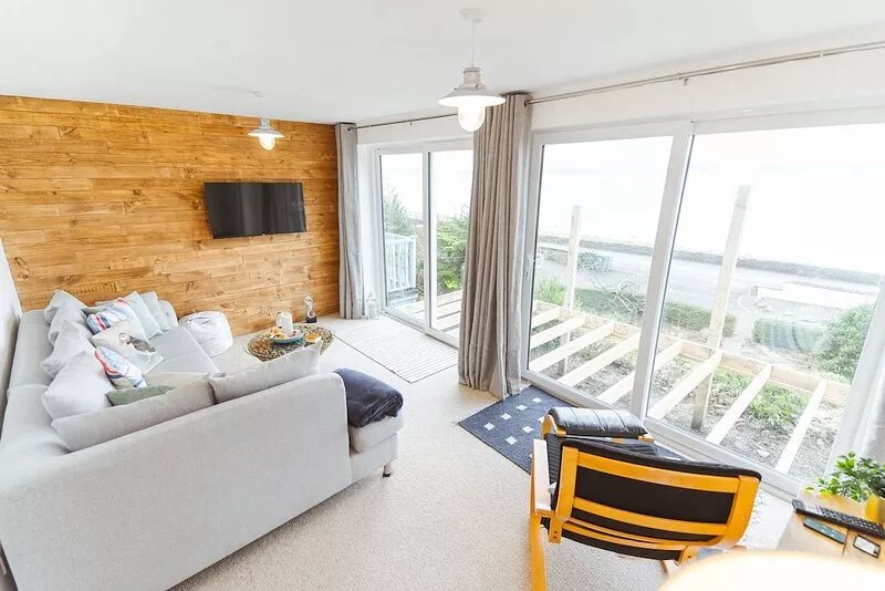 Watersedge Retreat Lake District views Pet friendly